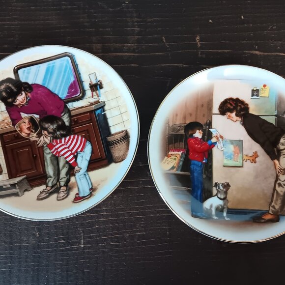 Avon Special Memories Vintage Decorative Plates Set of 2 by Tom Newsom - Picture 1 of 4